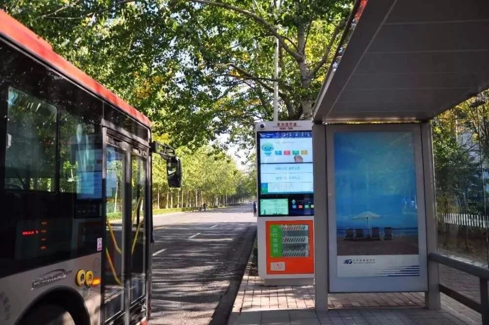 星际买球工控机助力智能公交站牌，为城市提速